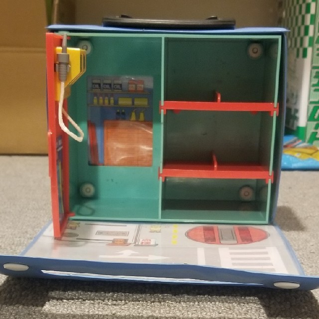 Takara Tomy - トミカぼくのおでかけバッグ ガソリンスタンドの通販 by