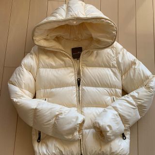 DUVETICA（ダウンジャケット ・ ホワイト/白色系）のフリマアイテム一覧