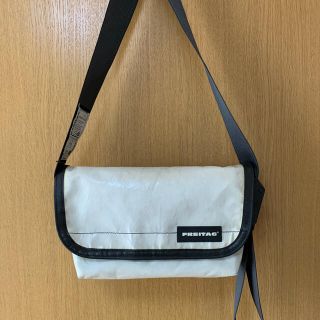 FREITAG（メッセンジャーバッグ ・ グレー/灰色系）のフリマアイテム一覧