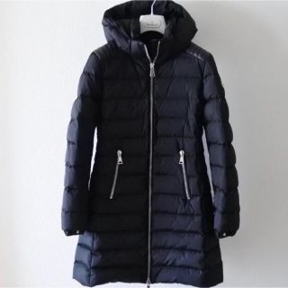 MONCLER（ダウンコート）のフリマアイテム一覧