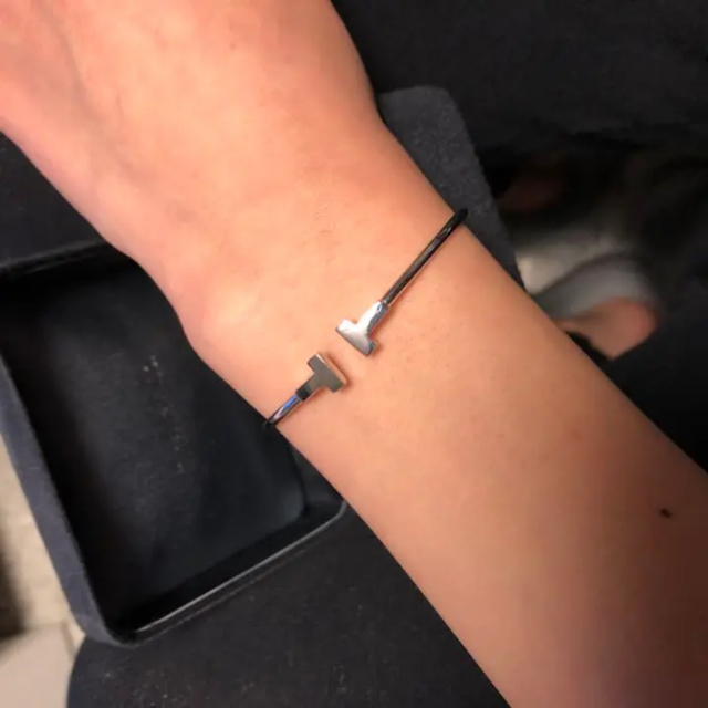 Tiffany & Co. - Tiffany ティファニーT ナロー ワイヤー ブレスレット