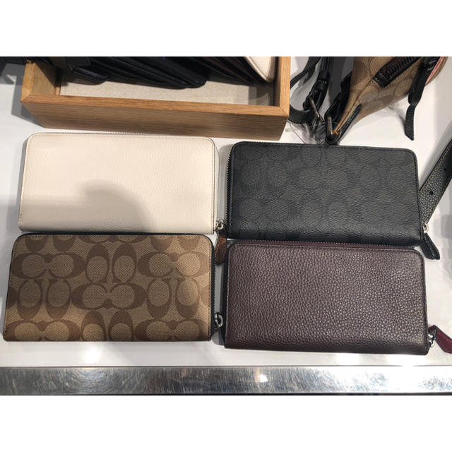 COACH - 11月新作！コーチxスターウォーズコラボ長財布 黒シグネチャx