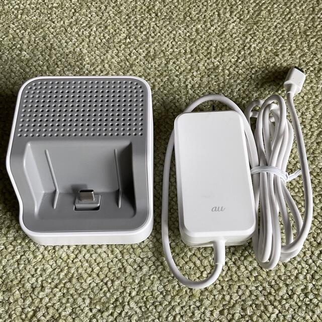 au - au かんたん携帯 KYF41スピーカー付き卓上ホルダ とAC アダプター