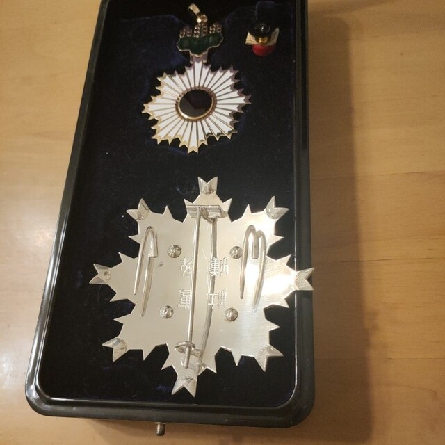 激レア 極美品!】勲二等旭日重光章 明治勲章 本物保証 共箱入 完品 328