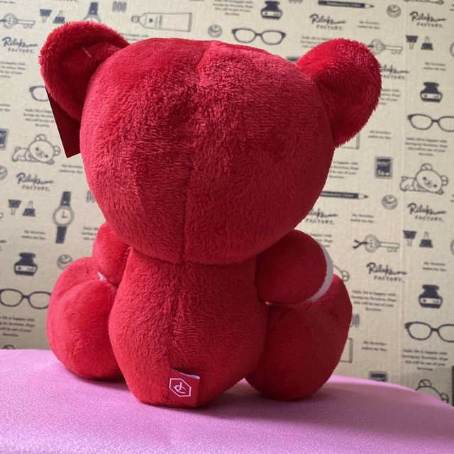 赤いクマのぬいぐるみの通販 by おかめ's shop｜ラクマ