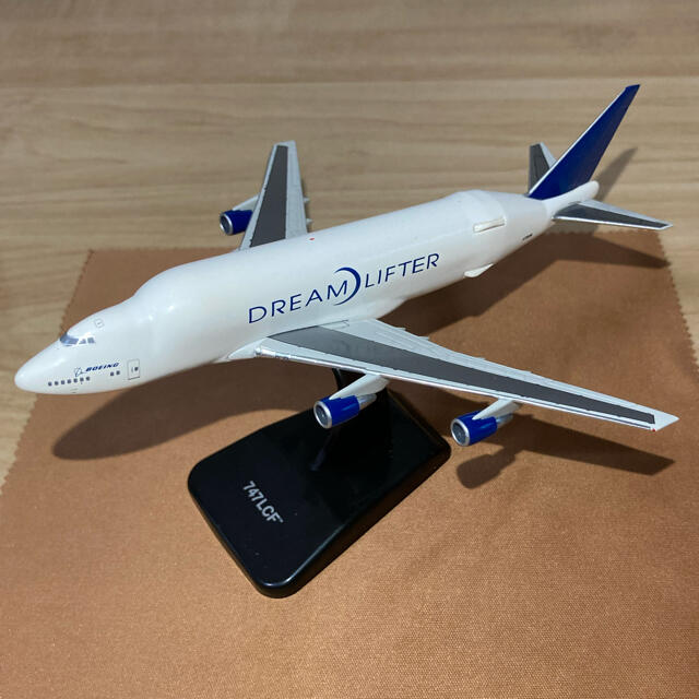 ボーイング 747 LCF ドリームリフター 1/200 hogan 破損ありの通販 by