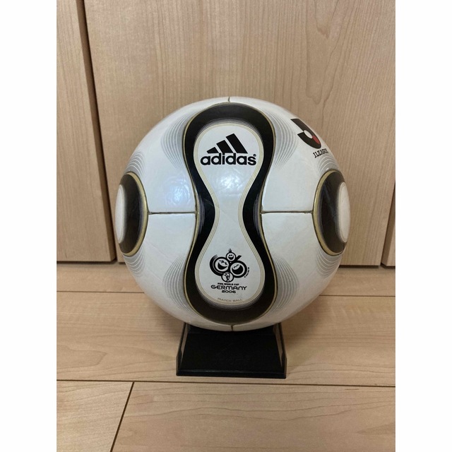 サッカーボール 公式球 チームガイスト 5号級 adidas - Jリーグ 白黒