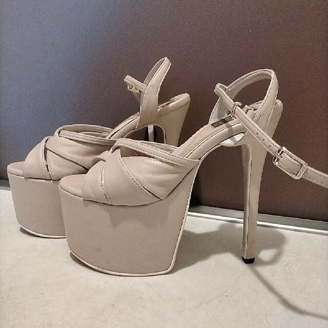 JOJO BRAGAISヒールの通販 by るんるショップ｜ラクマ