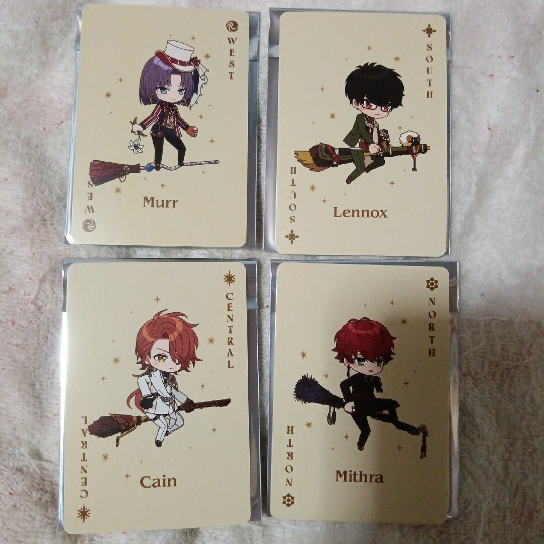 新品、未使用。魔法使いの約束 トランプ風イラストカード 4枚セット