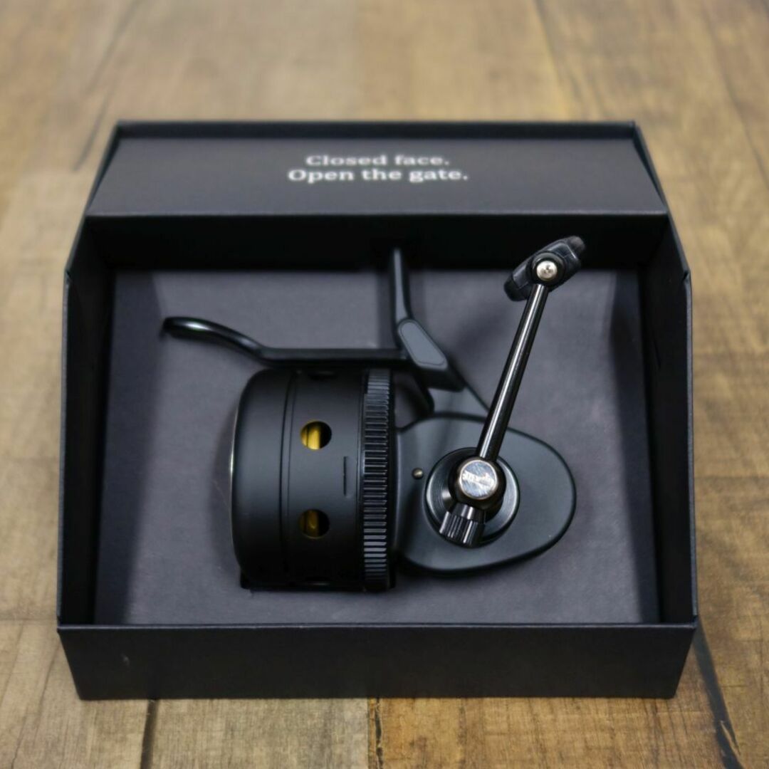 未使用 トライアングル TRY ANGLE TU-01 アンダースピンキャストリール