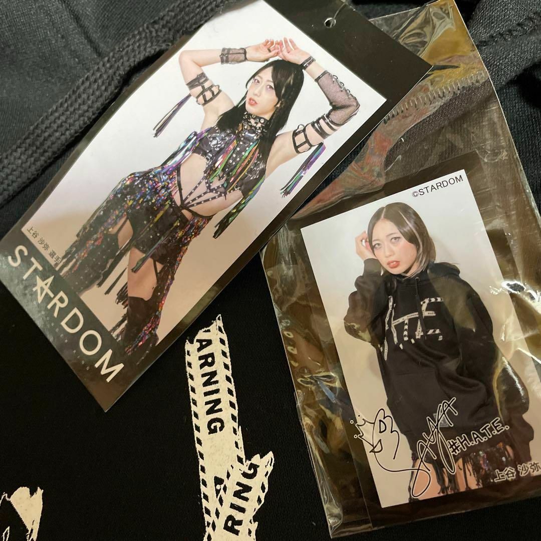 LL スターダム 上谷沙弥 パーカ 複製サイン入り ステッカー付、他 Lの