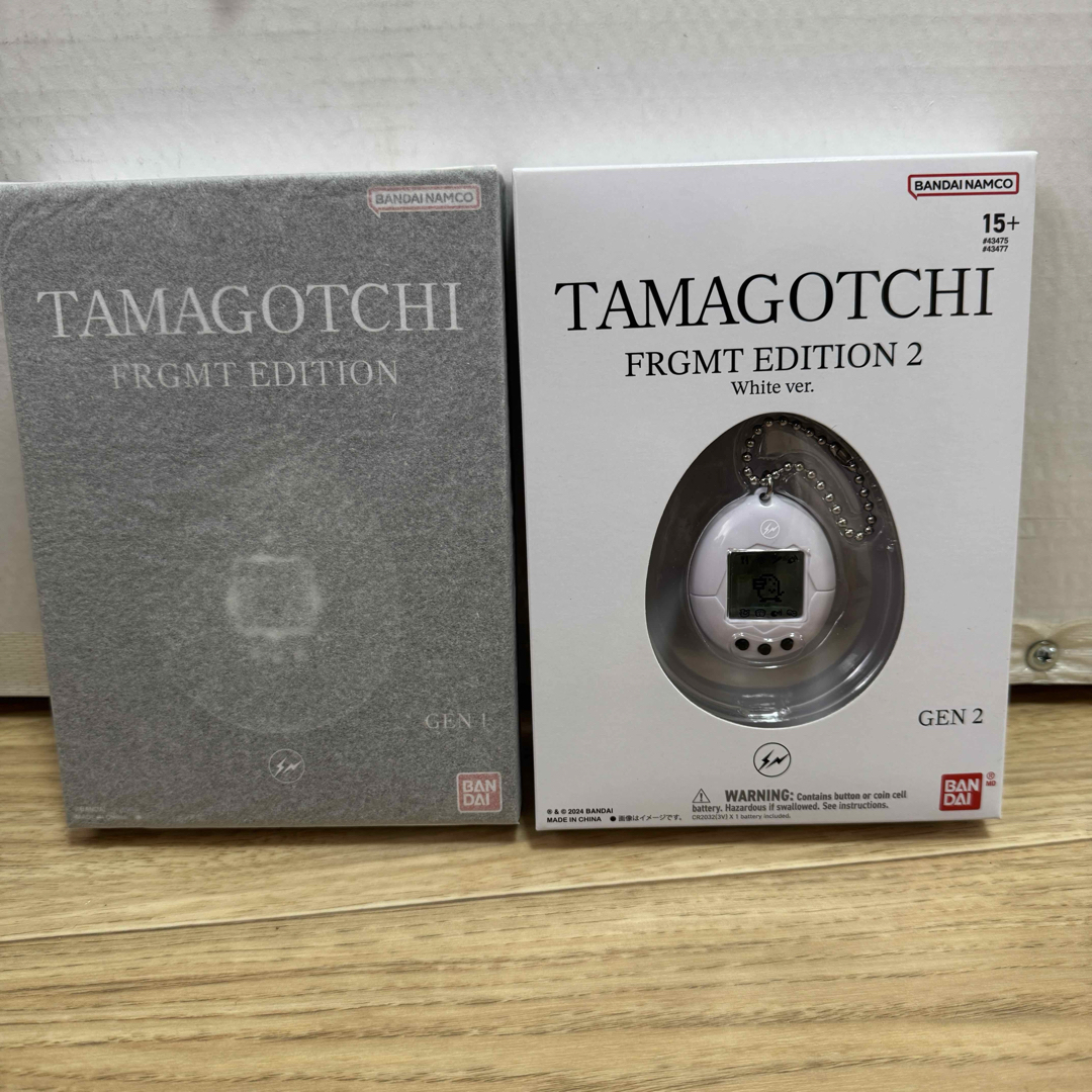 FRAGMENT - たまごっち FRGMT EDITION 黒白2個セットの通販 by