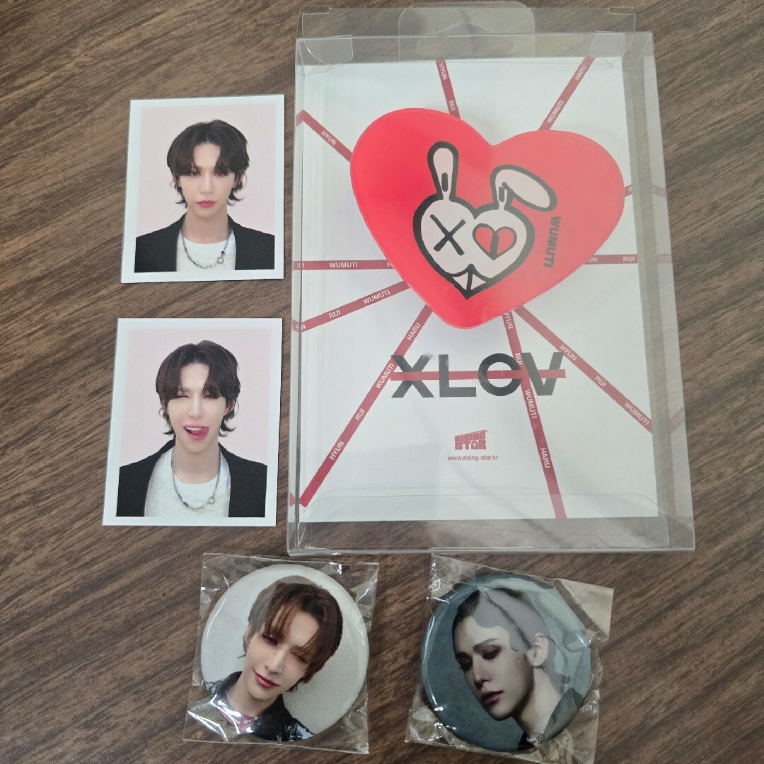 XLOV ウムティ우무티 WUMUTI 会場限定 スマホグリップ 缶バッジの通販