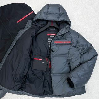 PRADA（ダウンジャケット ・ グレー/灰色系）のフリマアイテム一覧