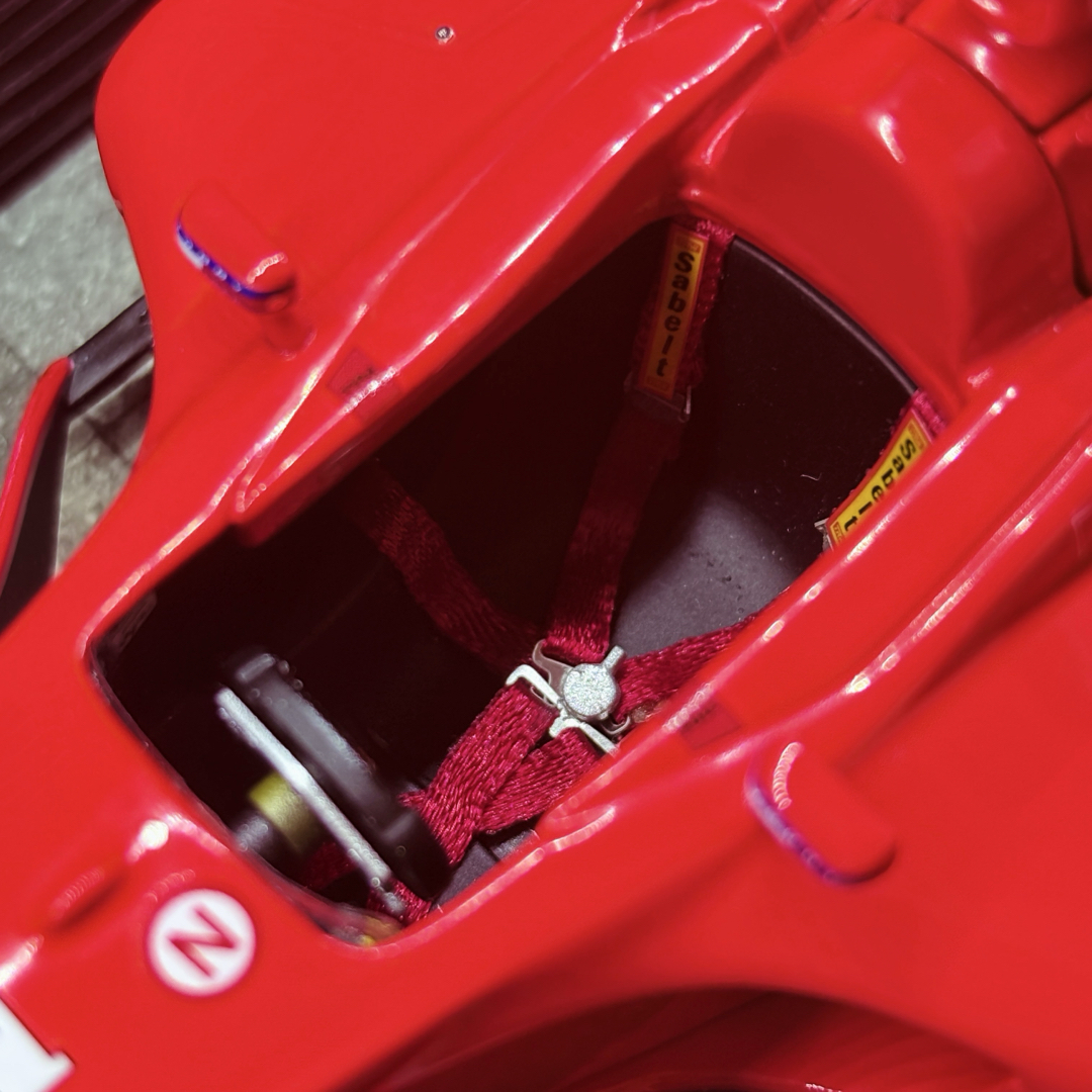 MATTEL - デカール加工品 1/18 マテルエリート フェラーリ F2001