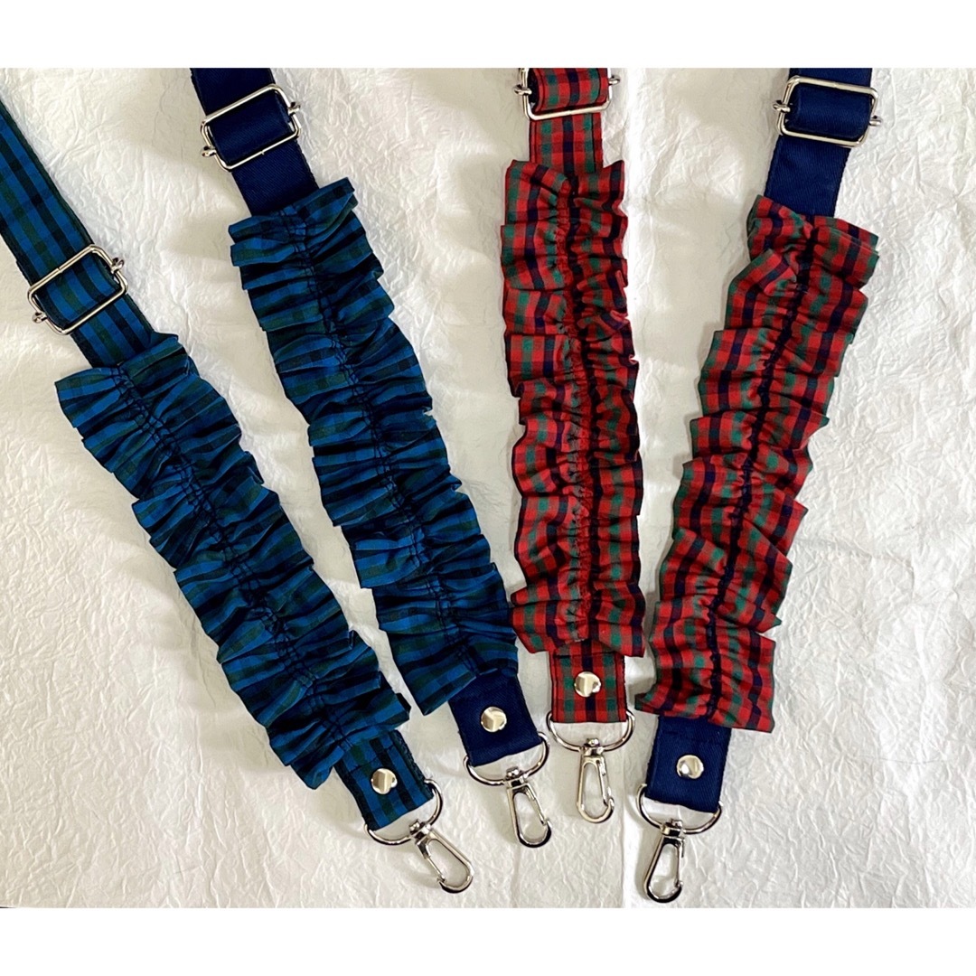 ハンドメイドフリルのスマホショルダーストラップファミリアチェック