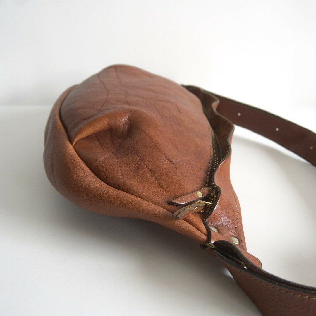 HERZ - 【タンドーレザー仕様】 HERZ ヘルツ 【三日月ボディバッグ(F-6