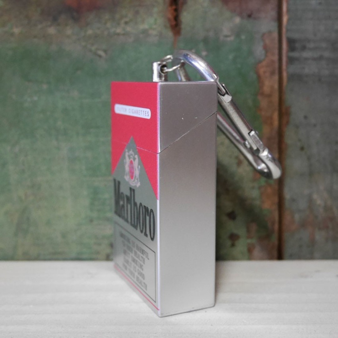 タバコ 箱型 携帯灰皿 キーホルダー Marlboro 灰皿 マルボロの通販 by