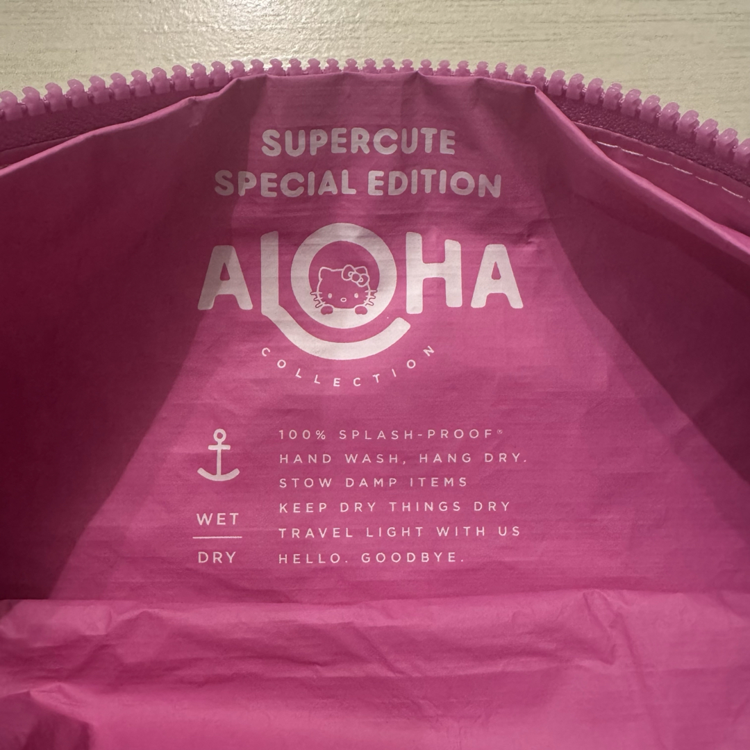 ハローキティ - 《新品》アロハコレクション＊ハローキティ＊ポーチ