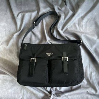 PRADA（メッセンジャーバッグ）のフリマアイテム一覧