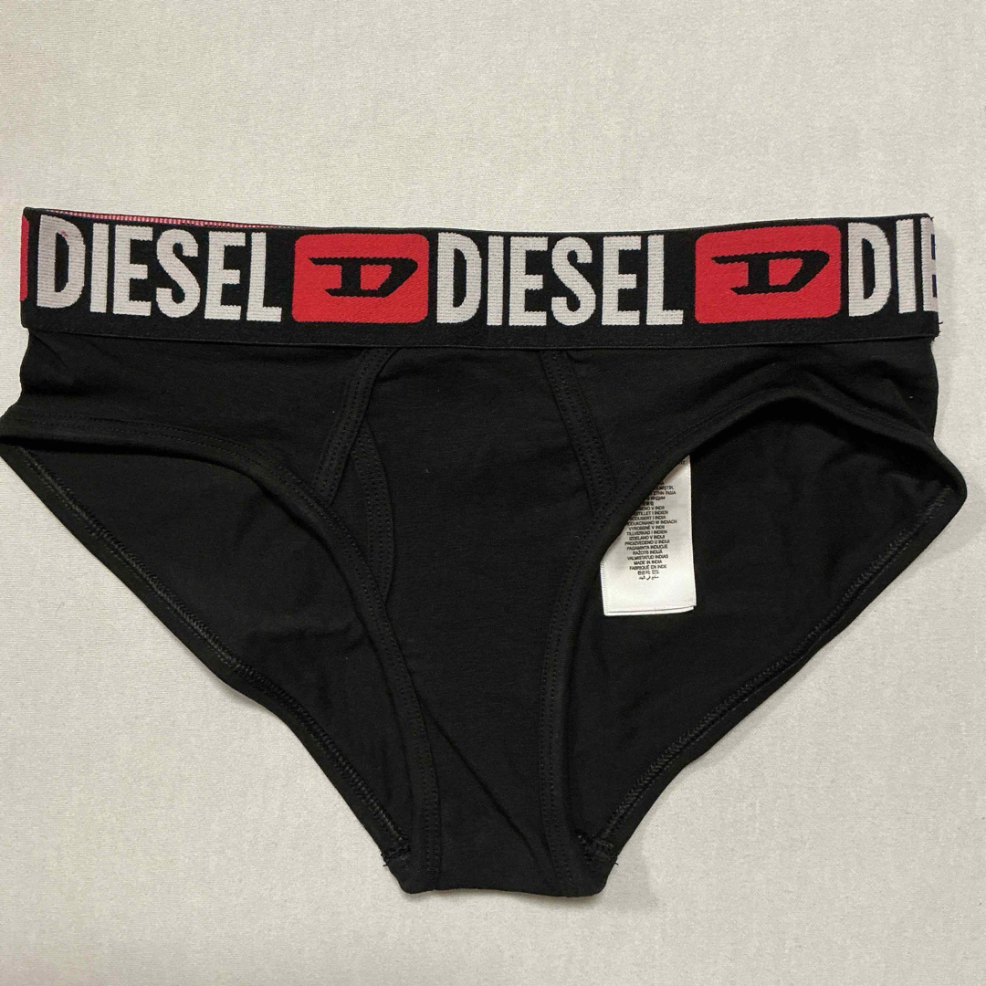 DIESEL - 洗練されたデザイン DIESEL ①スポーツブラ 1枚 ②ショーツ 3