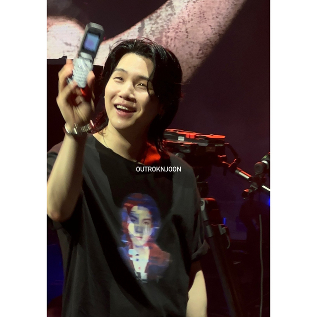 防弾少年団(BTS) - ユンギ着用 SUGA Agust D D-DAY Tシャツ US限定ver