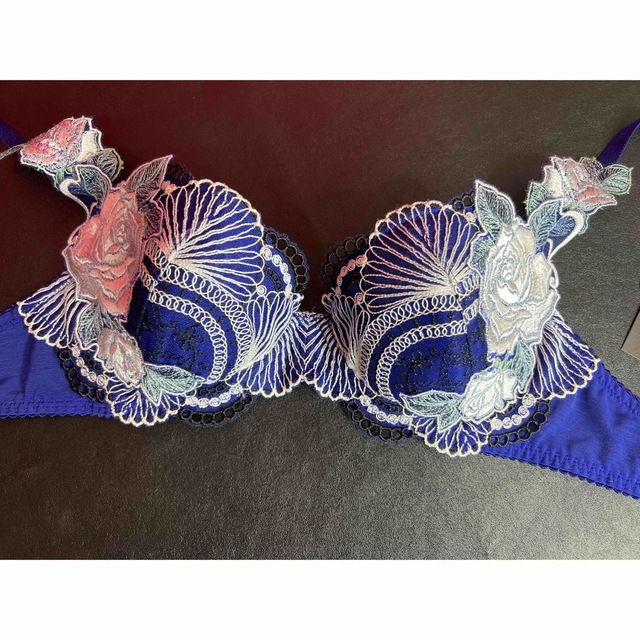 Wacoal - サルート 18グループ 愛人 C70&ソングM KO 復刻版 店舗限定の