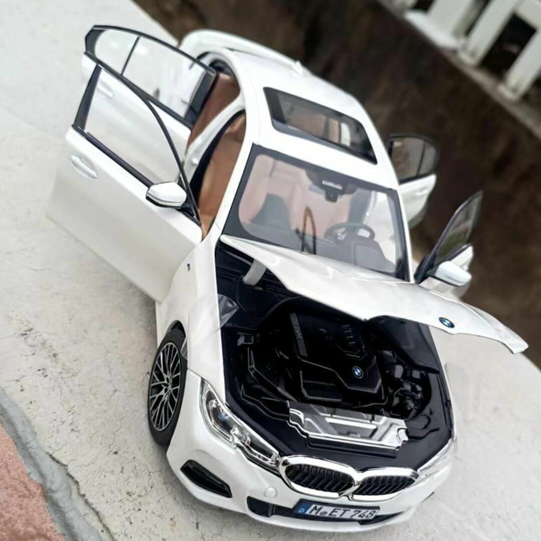 ミニカー ノレブ 1/18 BMW 330i G20 2019 ホワイトの通販 by アリス