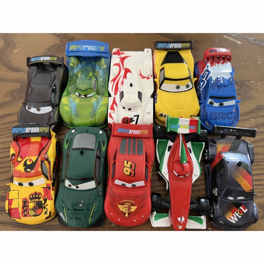 ディズニー・ピクサー カーズ2 フィギュアプレイセット 6台セット