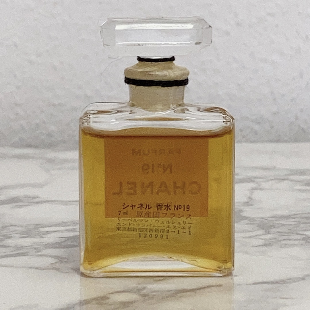CHANEL - 美品 未使用 シャネル N°19 パルファム 7ml 香水の通販 by