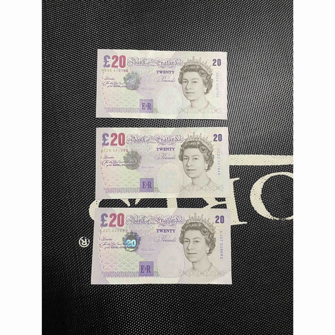 旧紙幣 20ポンド3枚セット エリザベス女王