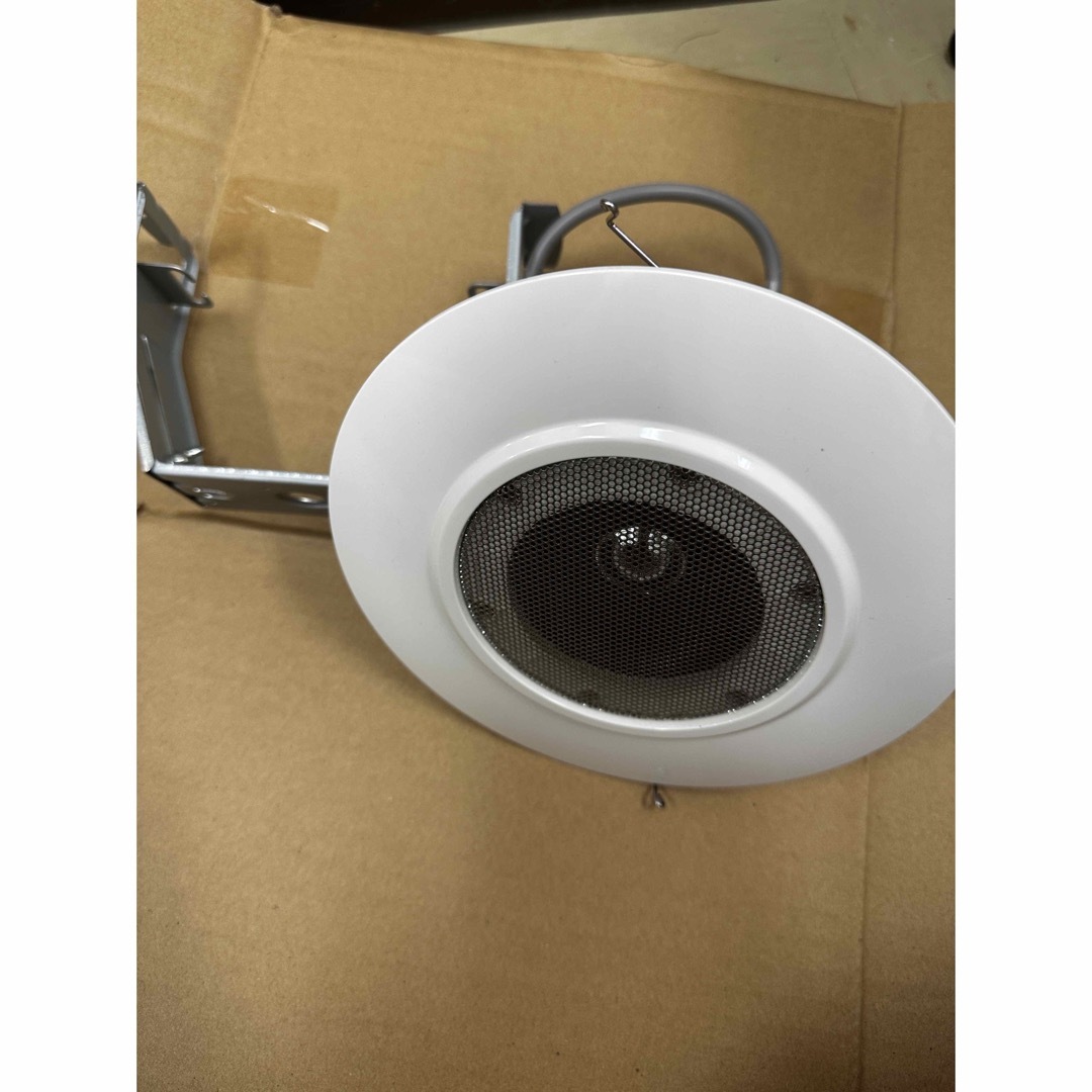 新品 TOA 野外天井埋込型スピーカー PC-3WRの通販 by a-k-a's shop｜ラクマ