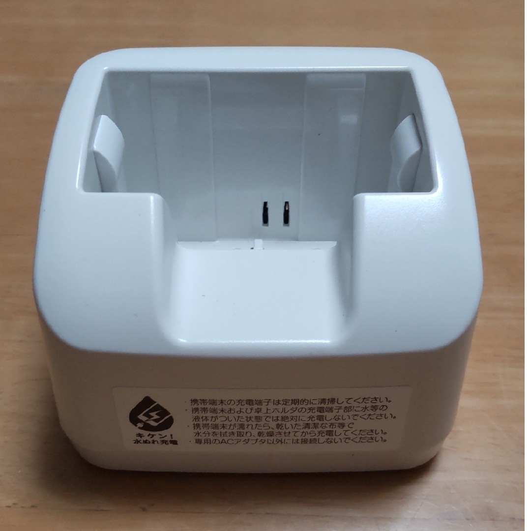 NTTdocomo - NTT docomo 卓上ホルダ F49 らくらくフォン F-01M用の通販