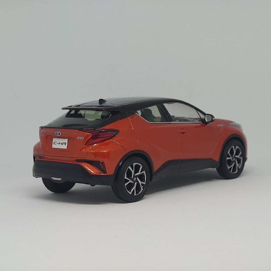 トヨタ - トヨタ C-HR ブラック×オレンジメタリック 1/30 カラー