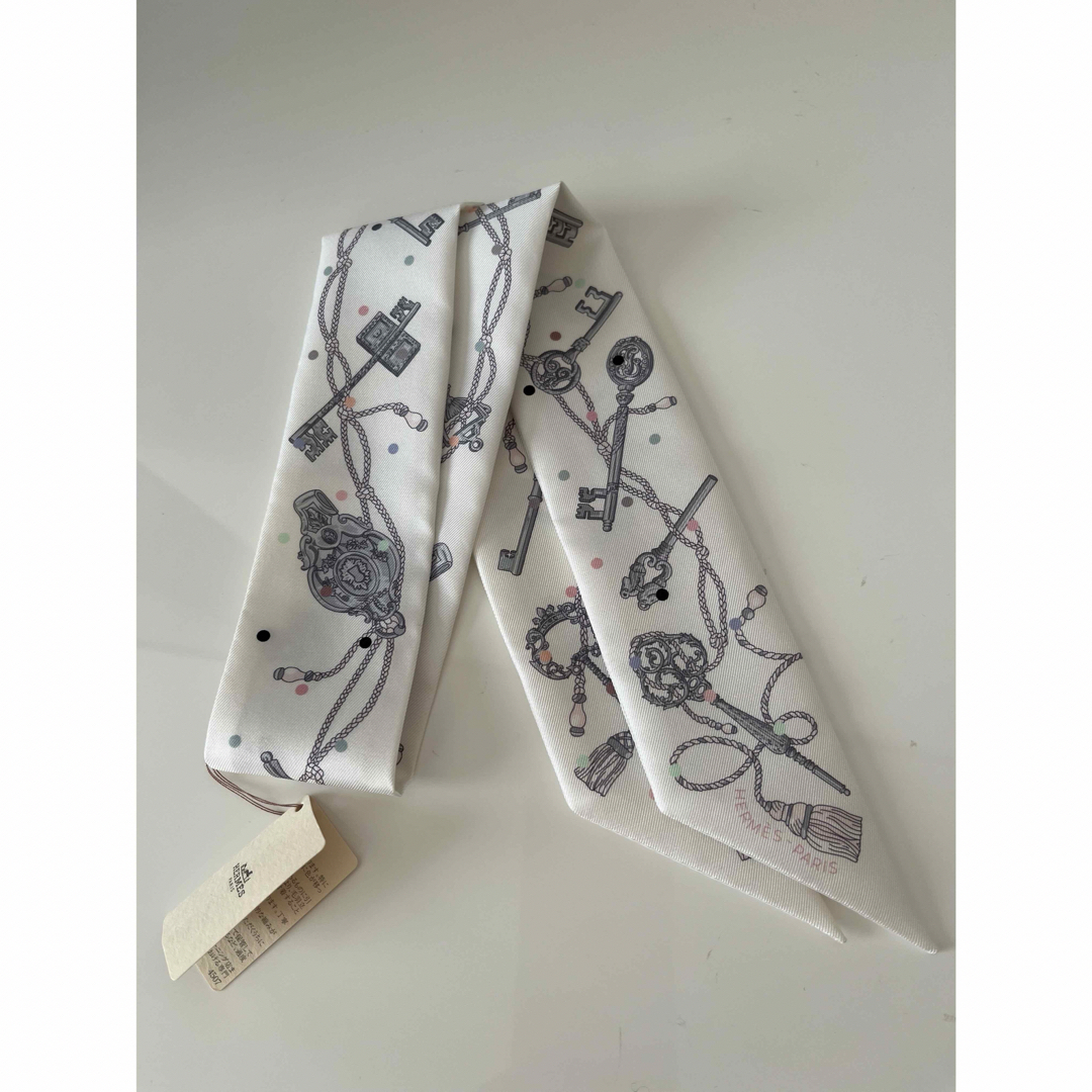 HERMES - タグ付新品 HERMES ツイリー レクレアポア ホワイトの通販 by