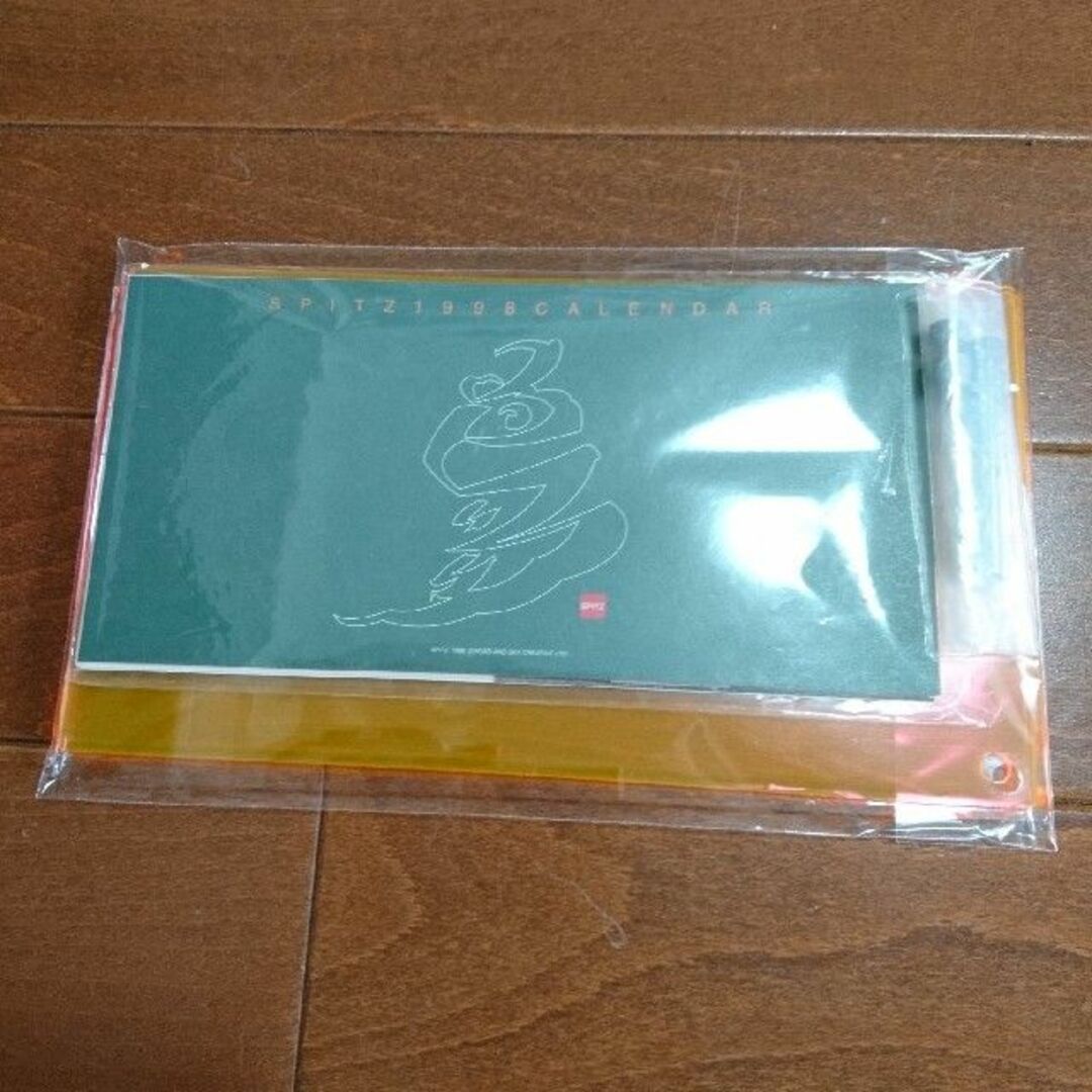 スピッツ 1998年 卓上カレンダー spitzの通販 by 普通の金魚｜ラクマ