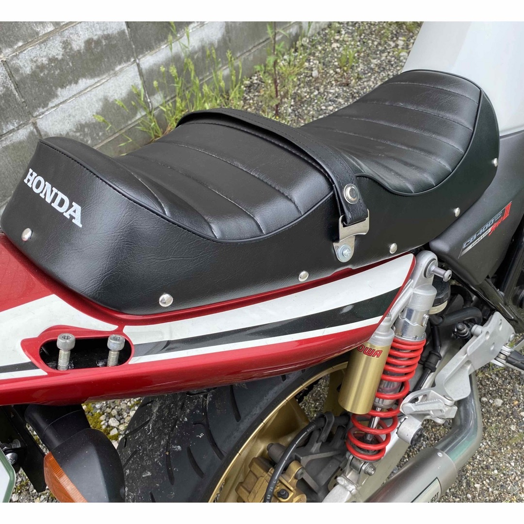 おひとつのみ！限定価格！cb400sf タックロールシート nc39 nc42の通販
