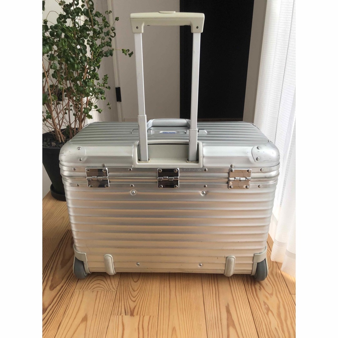 RIMOWA - 美品 RIMOWA/リモワ アルミニウム 旧ロゴ 2輪 パイロット