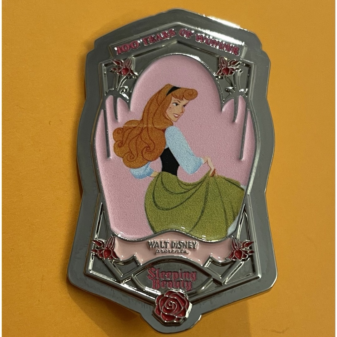 Disney WDWキャスト限定 キャラクター ピンバッジ Disney WDWキャスト