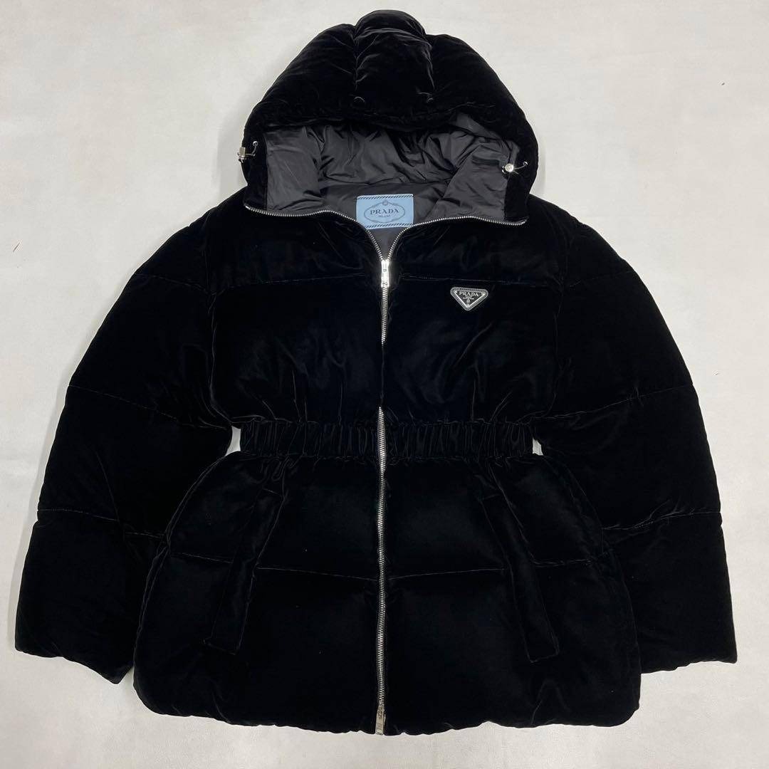 PRADA - 美品 24年モデル PRADA ベルベット ダウンジャケット 292214の