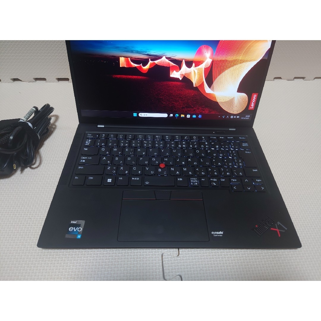 Thinkpad X1 Carbon Gen10/i5-1235U/カーボン素材