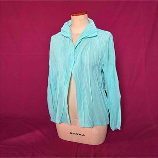 PLEATS PLEASE ISSEY MIYAKE（グリーン・カーキ/緑色系）のフリマ