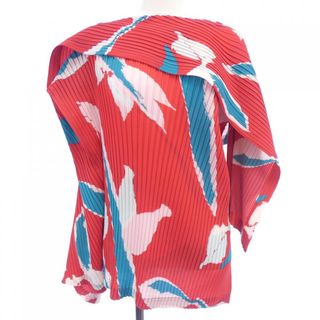 ISSEY MIYAKE（レッド/赤色系）のフリマアイテム一覧