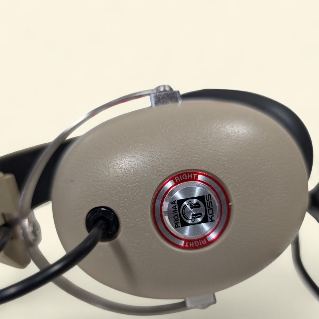 KOSS ( コス )PRO/4AA モニターヘッドホン 有線カールケーブルの通販