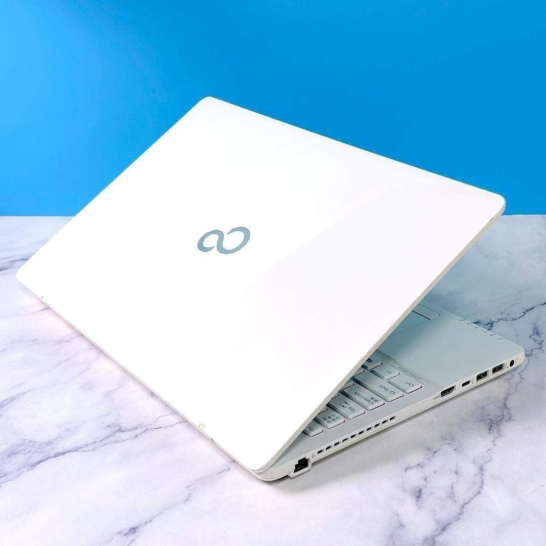 富士通 - 美品☆Corei7・8GB・SSD512・Win11・ホワイト・ノート