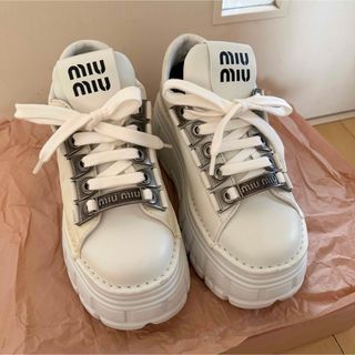 MIU MIU（スニーカー）のフリマアイテム一覧