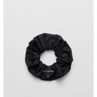 PRADA - 美品 プラダ 三角ロゴプレート シュシュ ヘアアクセサリー