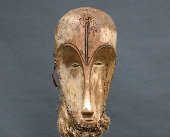 フランスで2万円で売った仮面、実は6億7千万円？「返して」訴訟戦