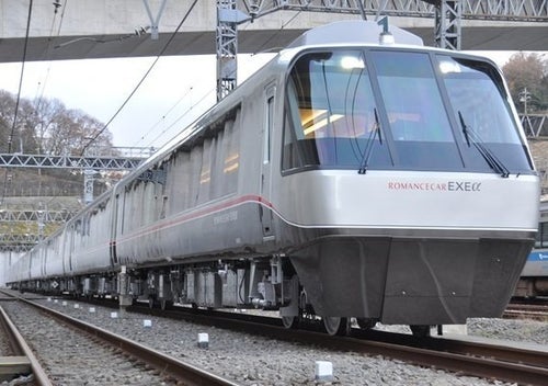 小田急電鉄30000形リニューアル車EXEα | ハフポスト NEWS