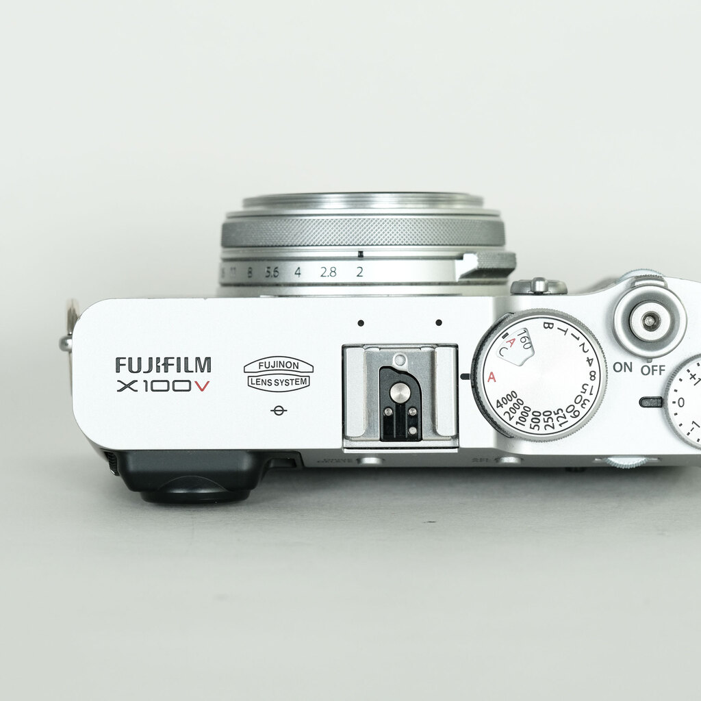 FUJIFILM X100V シルバーの出品 | ONE SCENE（ワンシーン）